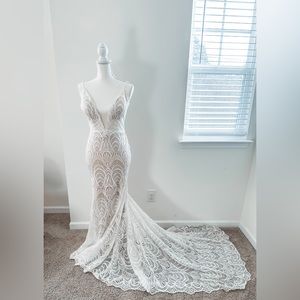 Calla Blanche Jessica Wedding Dress | Size US 8 | Ivory Style LA8104